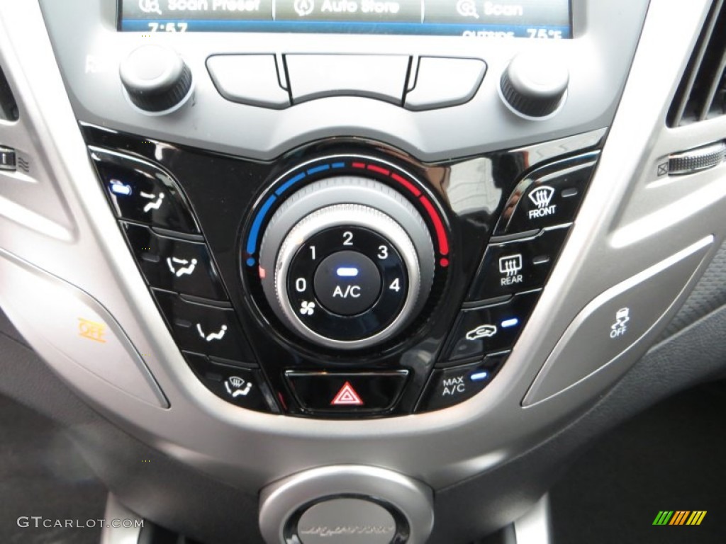 2012 Hyundai Veloster Standard Veloster Model Controls Photo #81209420
