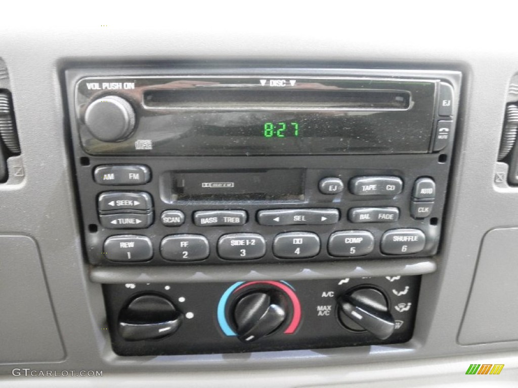2000 Ford F350 Super Duty XLT Crew Cab 4x4 Dually Audio System Photo #81209905