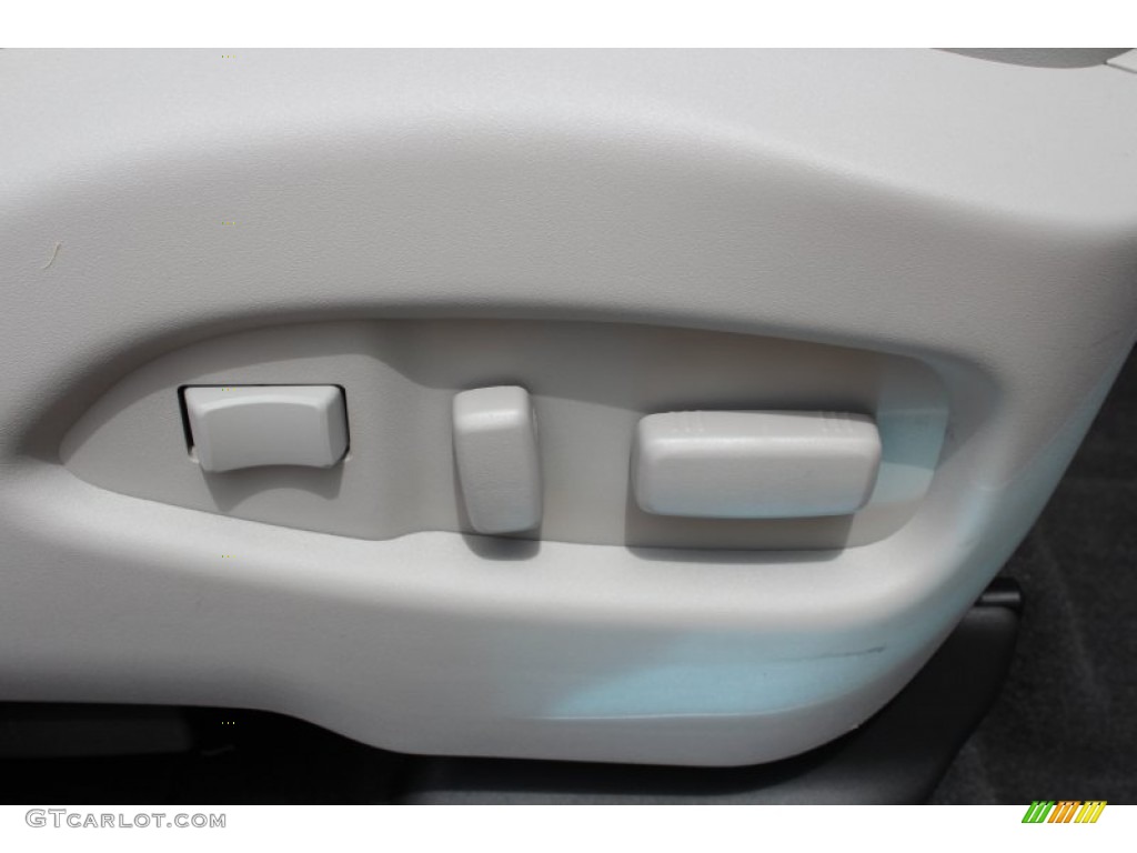 2013 SRX Premium FWD - Radiant Silver Metallic / Light Titanium/Ebony photo #43