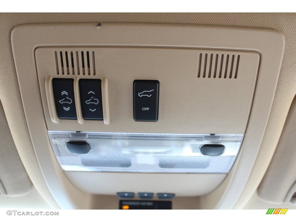 2013 Cadillac Escalade ESV Luxury Controls Photo #81211758