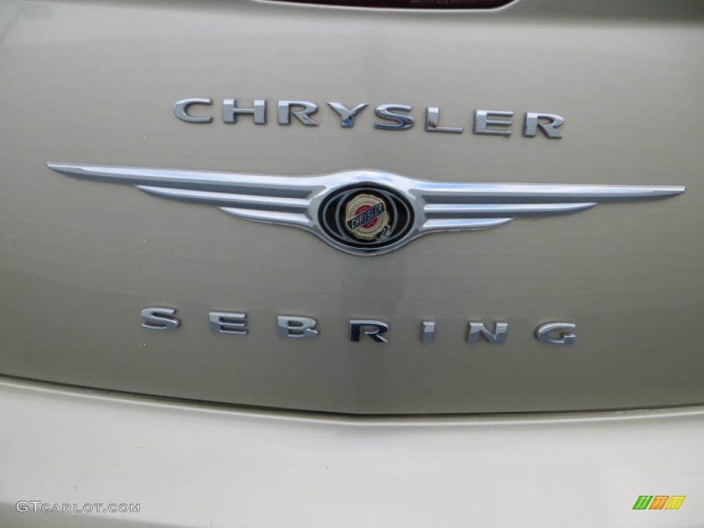 2010 Sebring Limited Sedan - White Gold / Dark Slate Gray photo #18