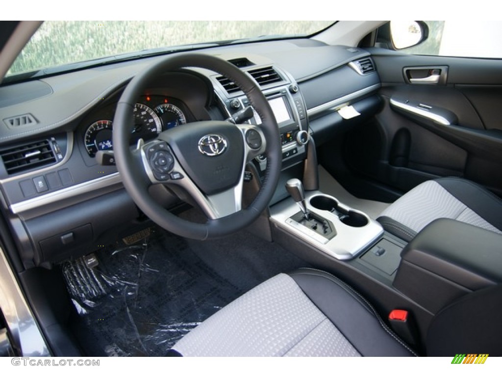 2013 Camry SE - Magnetic Gray Metallic / Black/Ash photo #5