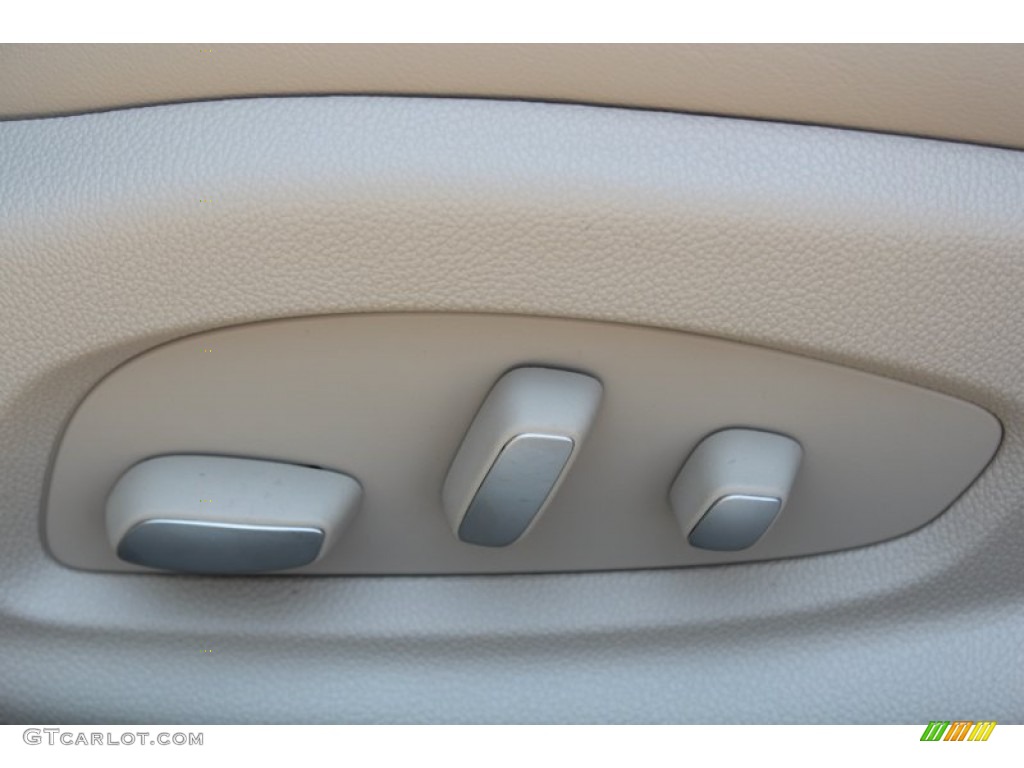 2013 Cadillac XTS Luxury FWD Controls Photos