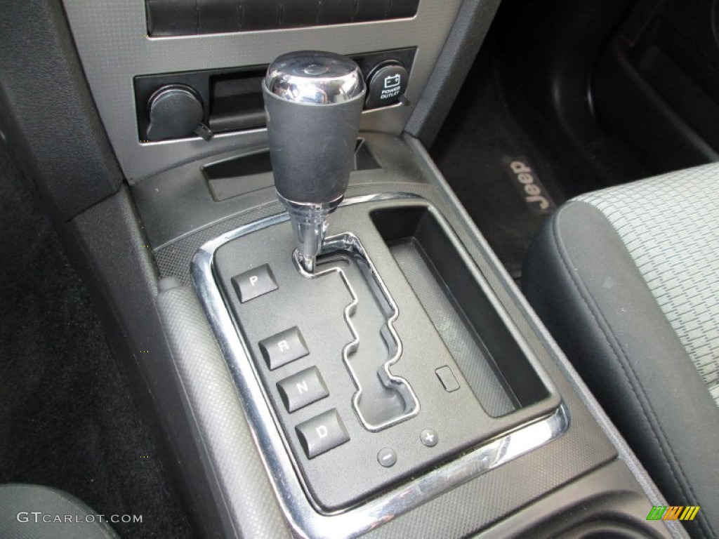 2008 Jeep Grand Cherokee Laredo 4x4 Transmission Photos