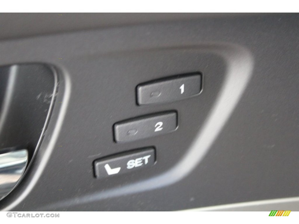 2014 Acura RLX Technology Package Controls Photo #81215669