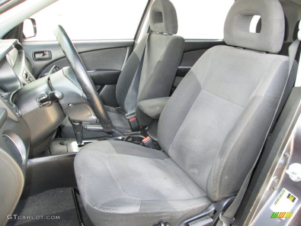 2005 Mitsubishi Outlander XLS AWD Front Seat Photo #81215823