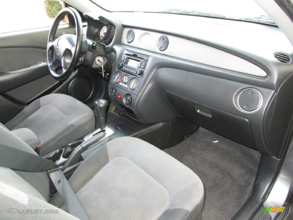 2005 Mitsubishi Outlander XLS AWD Dashboard Photos