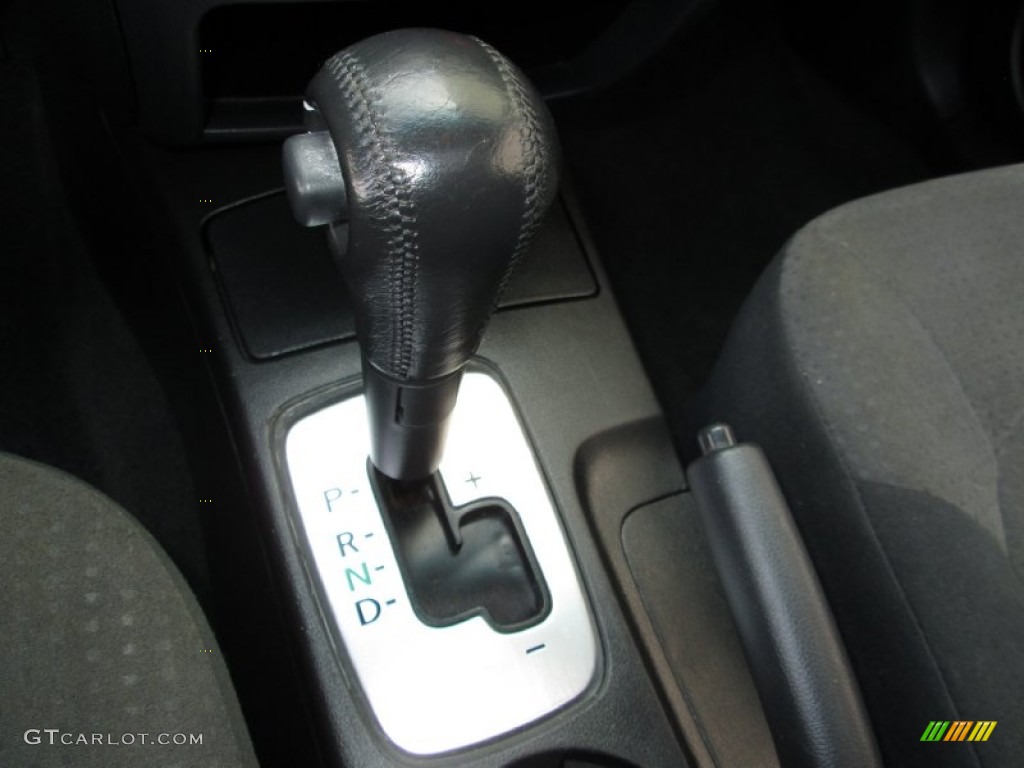 2005 Mitsubishi Outlander XLS AWD Transmission Photos