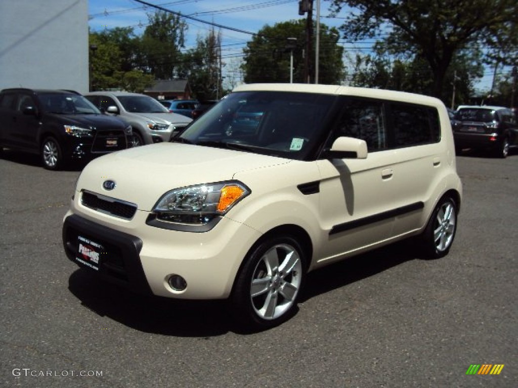 2010 Soul ! - Dune Beige / Sand/Black Houndstooth Cloth photo #1