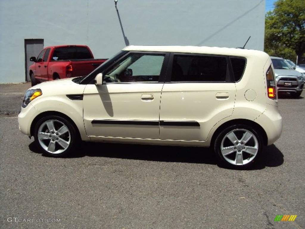 Dune Beige 2010 Kia Soul ! Exterior Photo #81217027