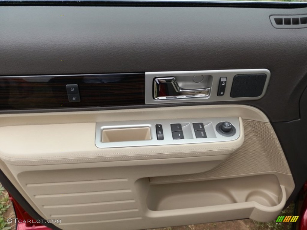 2010 Lincoln MKX AWD Medium Light Stone Door Panel Photo #81217201