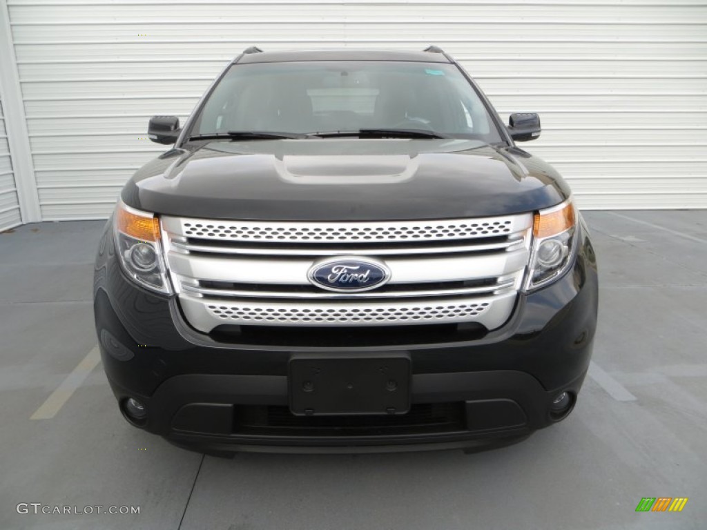 2013 Explorer XLT - Tuxedo Black Metallic / Charcoal Black photo #10