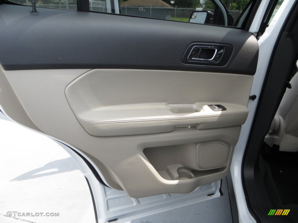 2013 Explorer FWD - Oxford White / Medium Light Stone photo #17