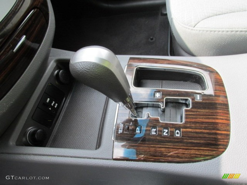 2010 Hyundai Santa Fe GLS Transmission Photos