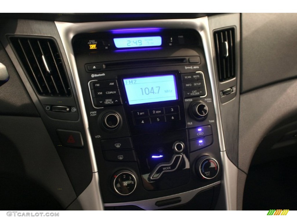 2011 Hyundai Sonata GLS Controls Photos