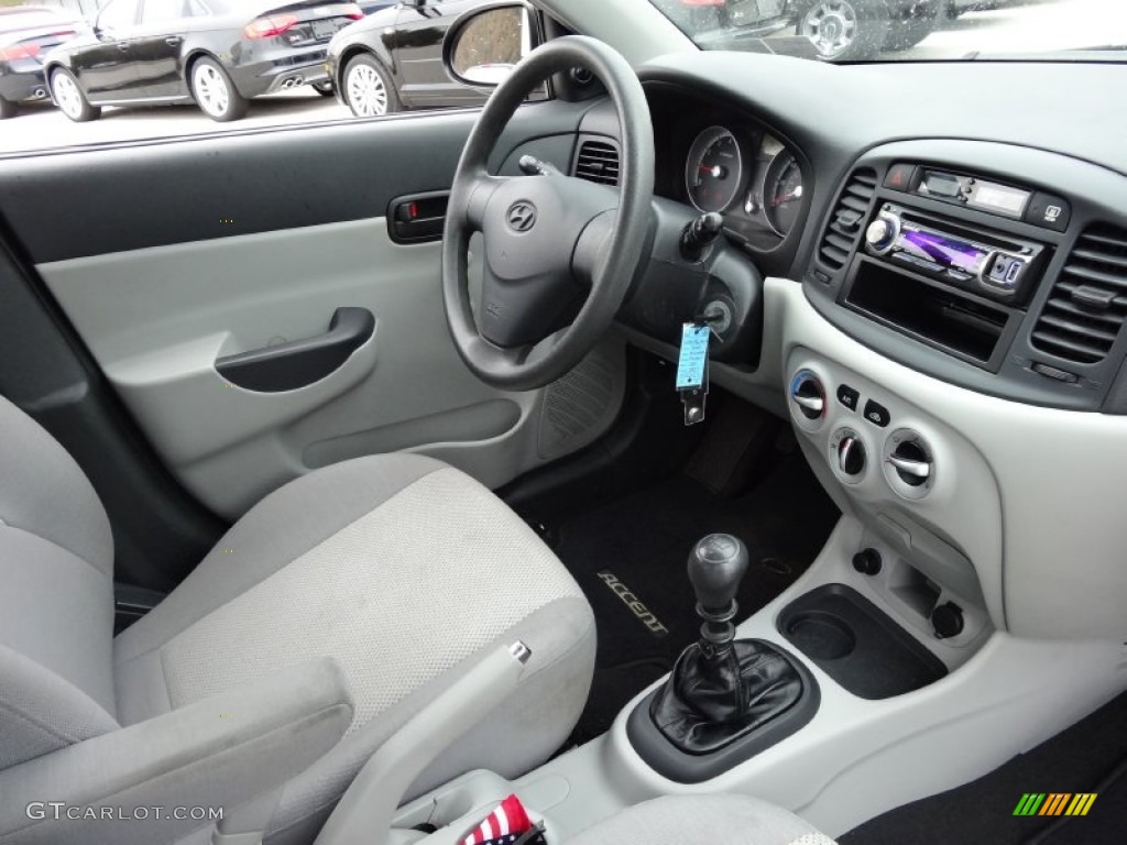 2009 Accent GLS 4 Door - Charcoal Gray / Gray photo #17