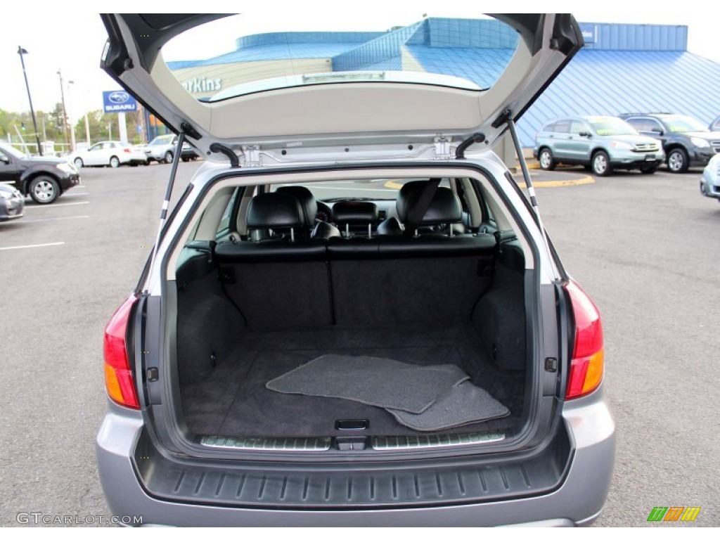 2006 Subaru Outback 2.5 XT Limited Wagon Trunk Photo #81220587