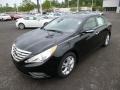 Front 3/4 View of 2013 Sonata Limited