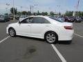 Super White - Camry SE Photo No. 32