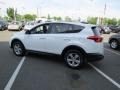 Super White - RAV4 XLE Photo No. 19
