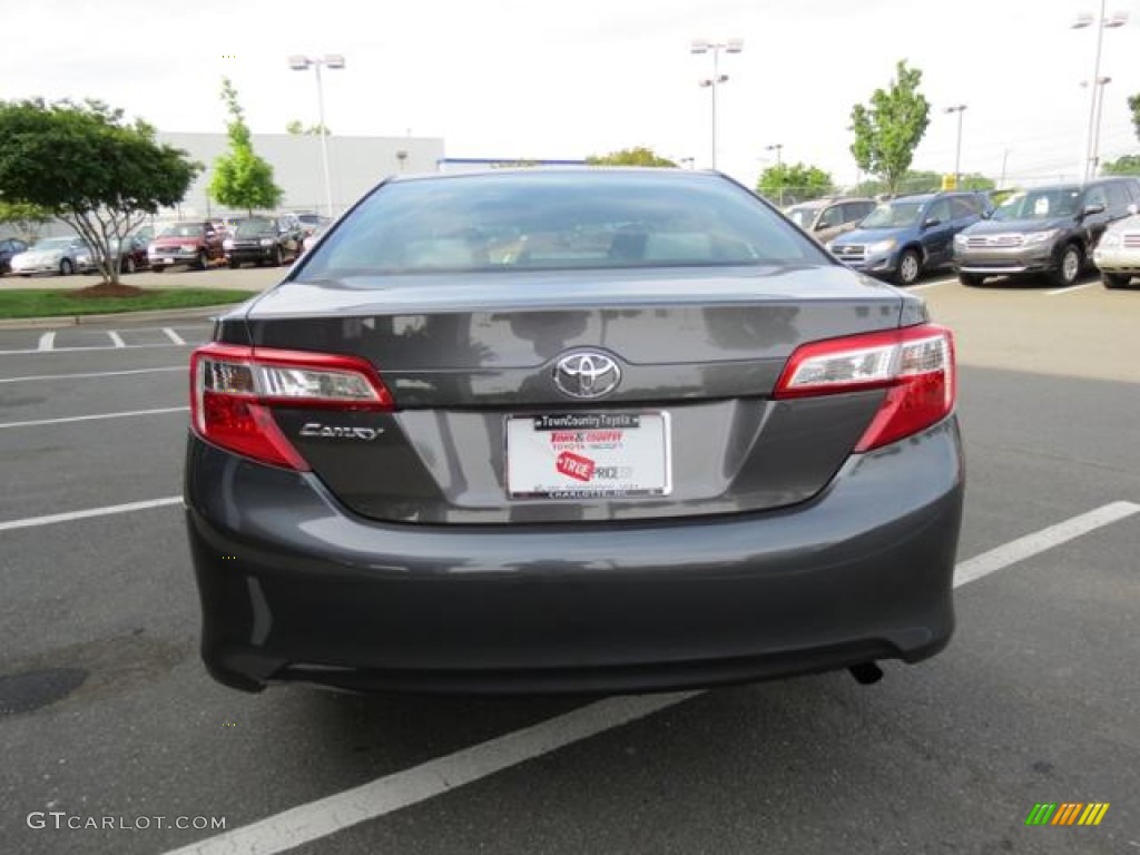 2013 Camry L - Magnetic Gray Metallic / Ash photo #18