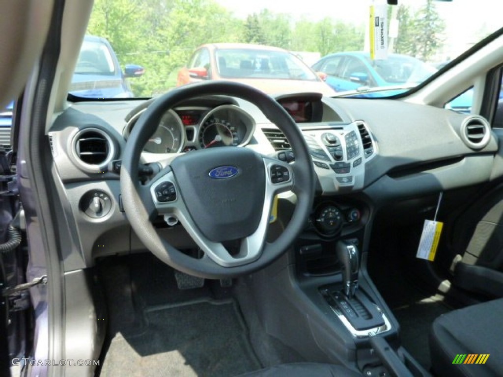 2013 Fiesta SE Sedan - Violet Gray / Charcoal Black photo #10