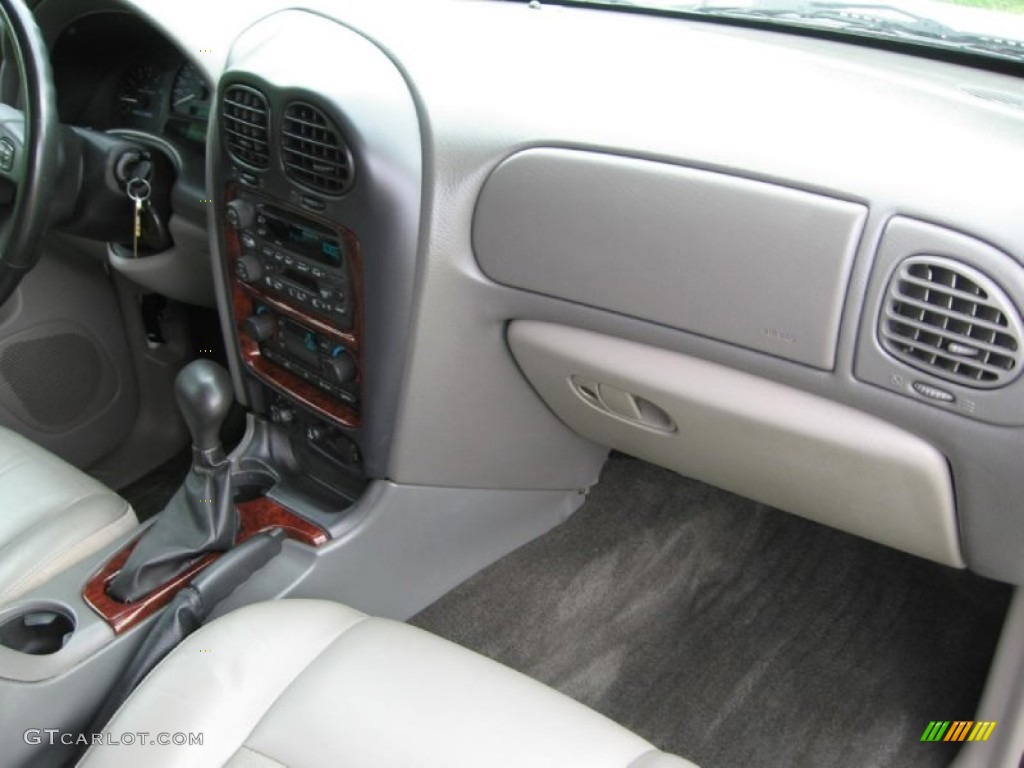 2002 Bravada AWD - Arctic White / Pewter photo #11