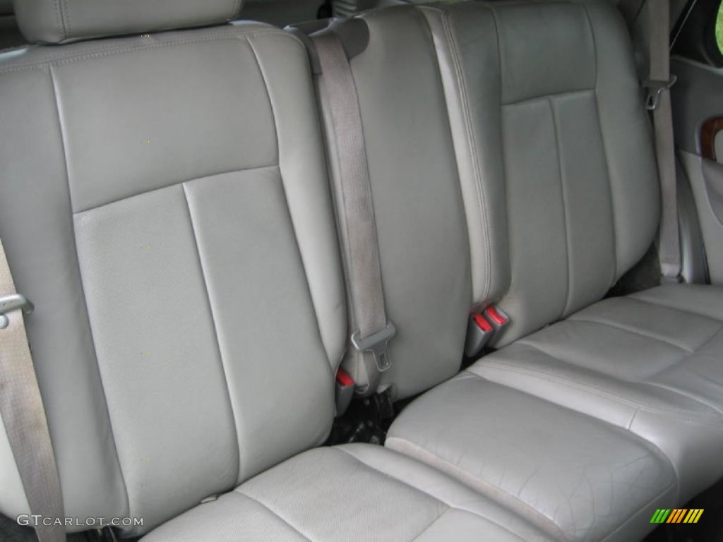 2002 Bravada AWD - Arctic White / Pewter photo #16