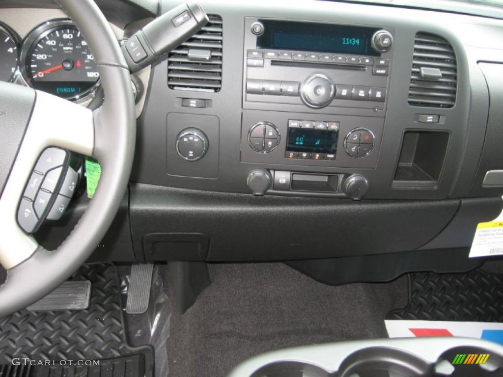 2013 Chevrolet Silverado 3500HD LT Extended Cab 4x4 Dually Controls Photo #81228289