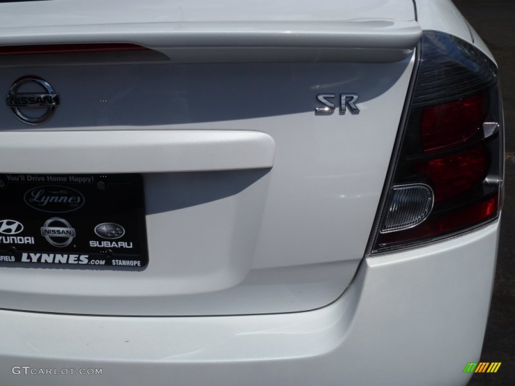2012 Sentra 2.0 SR - Aspen White / Charcoal photo #10