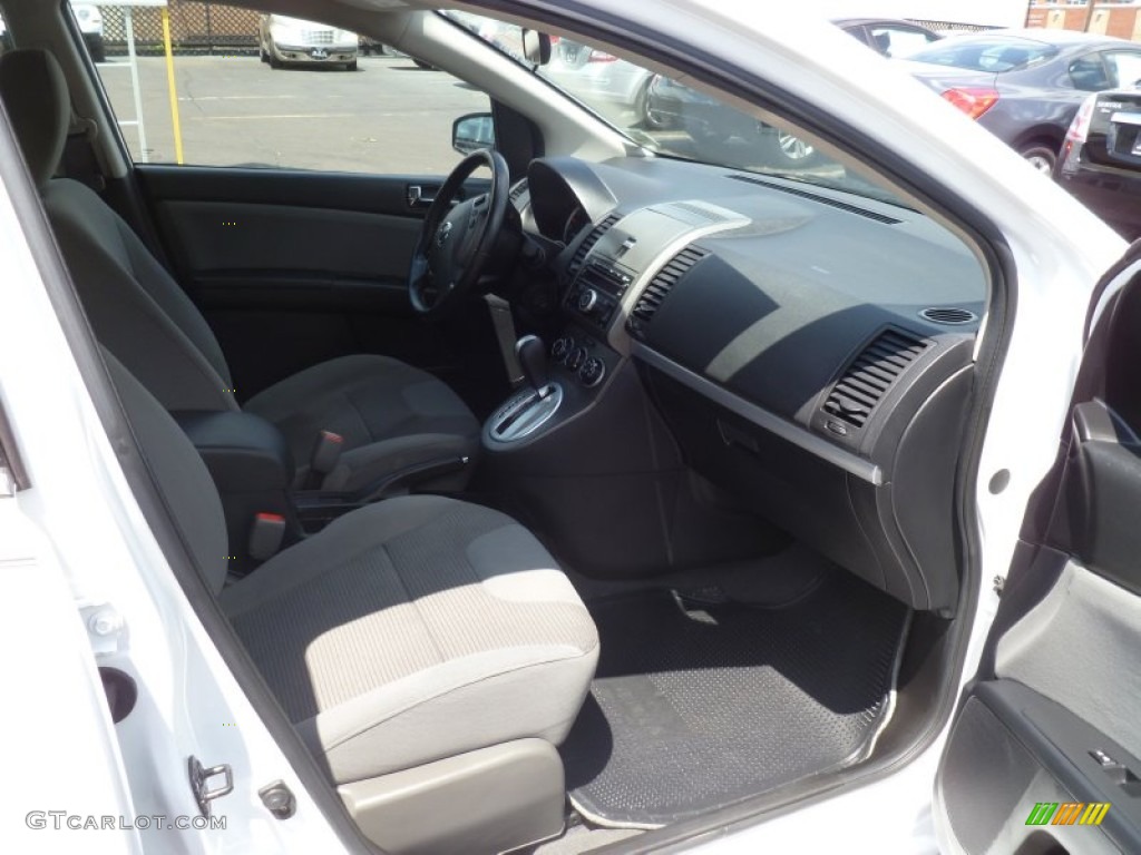 2012 Sentra 2.0 SR - Aspen White / Charcoal photo #11