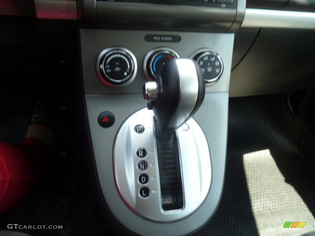 2012 Sentra 2.0 SR - Aspen White / Charcoal photo #21