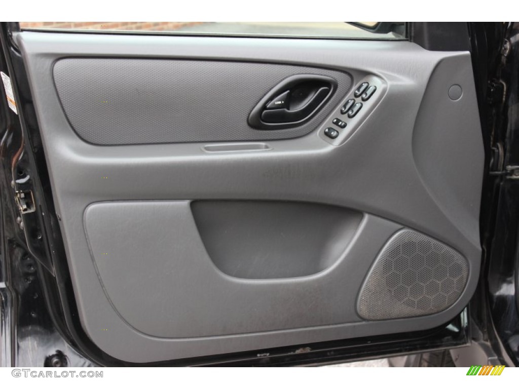 2003 Escape XLS V6 4WD - Black Clearcoat / Medium Dark Flint photo #27