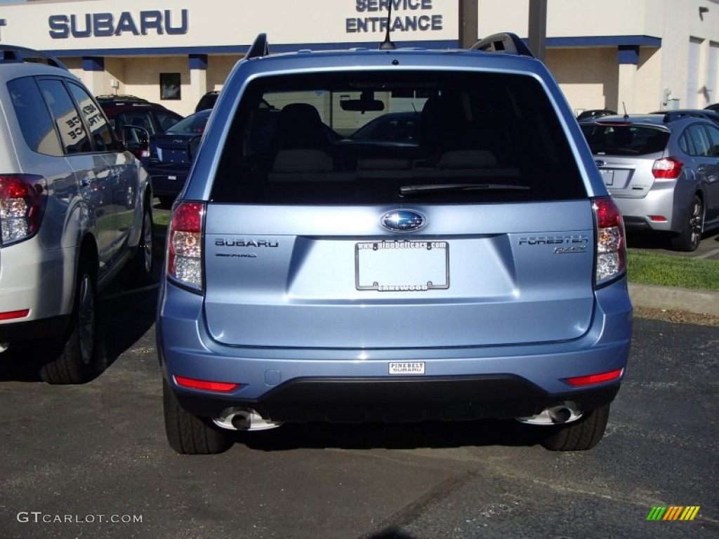 2012 Forester 2.5 X Premium - Ice Blue Metallic / Platinum photo #5