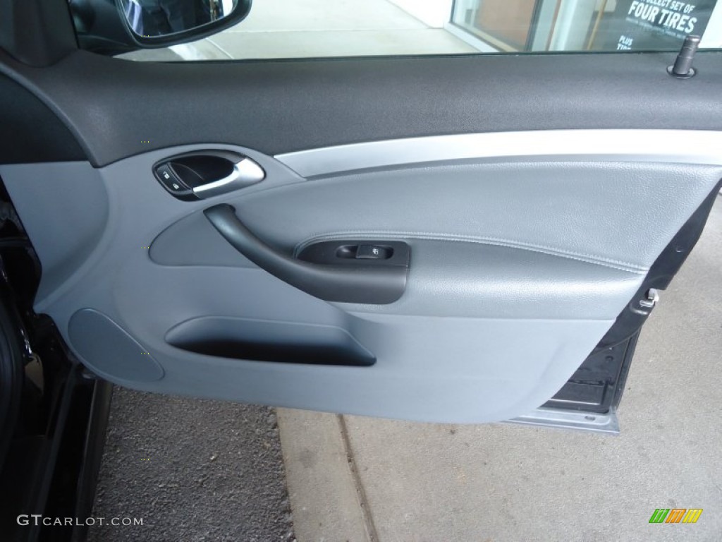 2006 Saab 9-3 Aero Sport Sedan Slate Gray Door Panel Photo #81234250