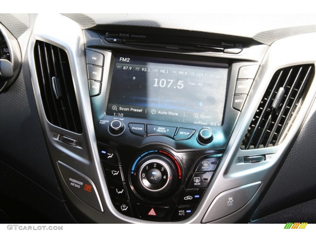 2012 Hyundai Veloster Standard Veloster Model Controls Photo #81235118