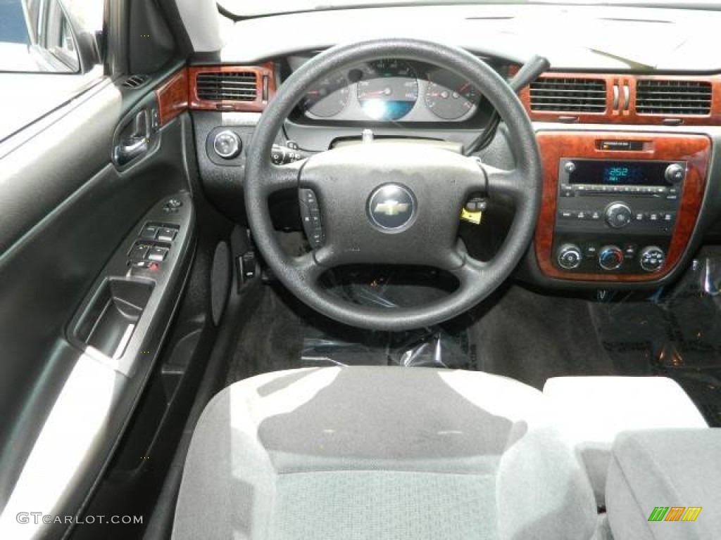 2007 Chevrolet Impala LS Ebony Black Dashboard Photo #81241923