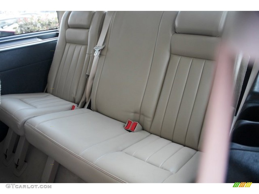 2006 Lincoln Navigator Luxury Rear Seat Photo #81242014