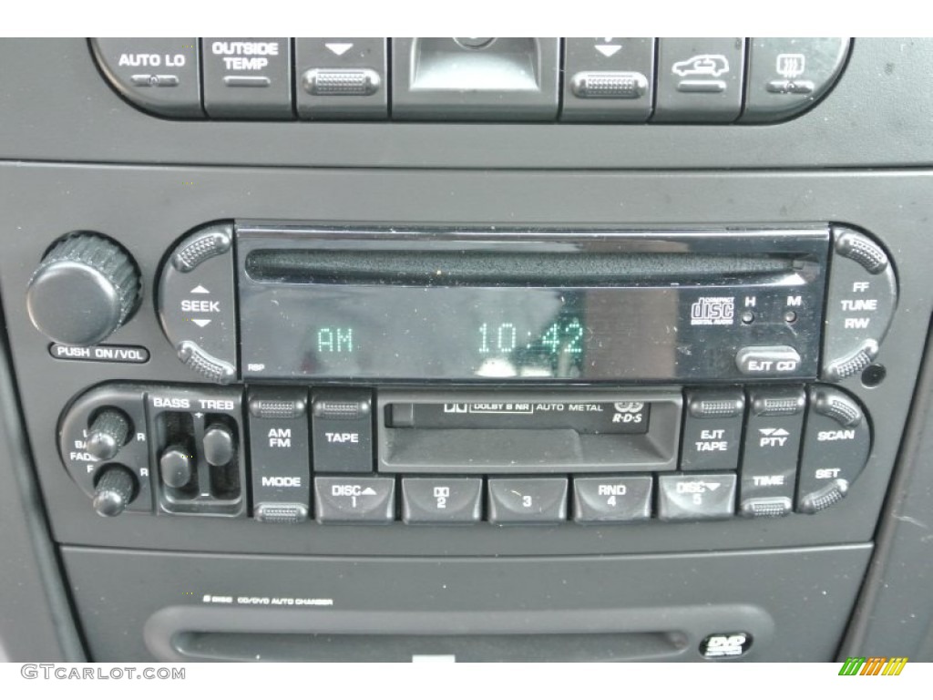 2006 Chrysler Pacifica Touring AWD Audio System Photos
