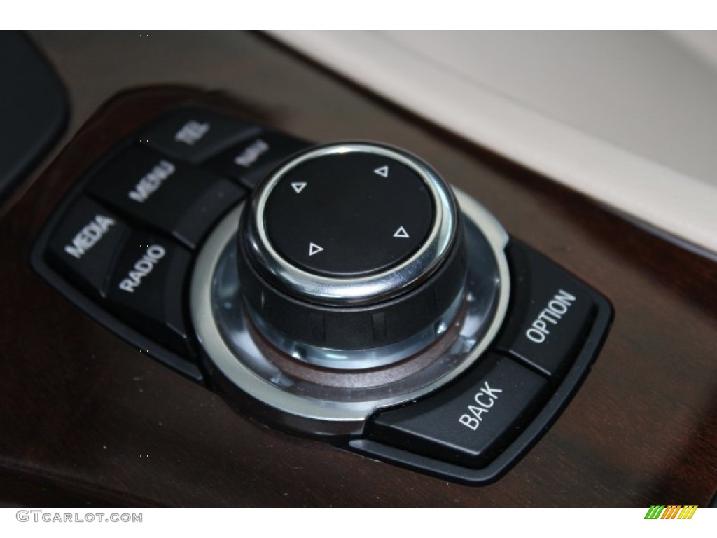 2013 BMW 3 Series 328i Convertible Controls Photo #81245230