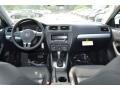 Black Uni - Jetta SE Sedan Photo No. 5