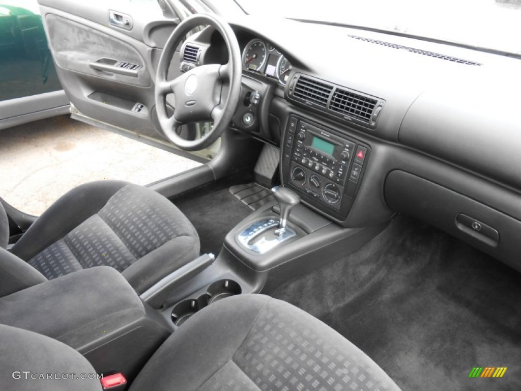 2004 Volkswagen Passat GL Wagon Dashboard Photos