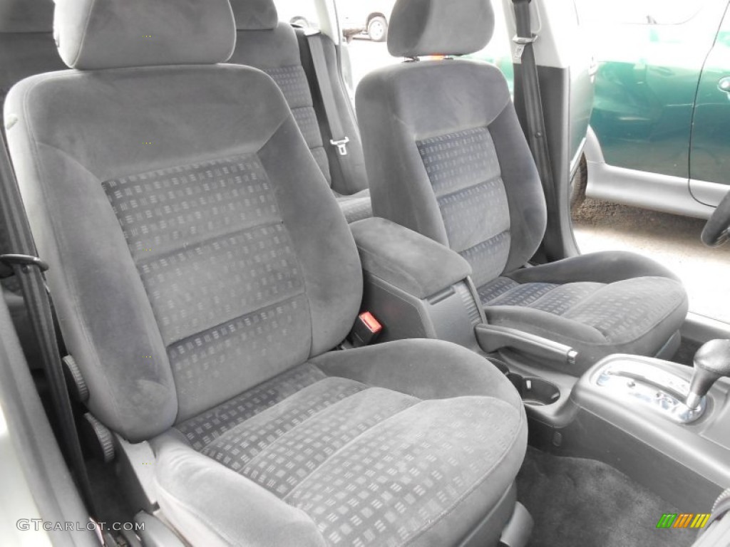 2004 Volkswagen Passat GL Wagon Front Seat Photo #81247721