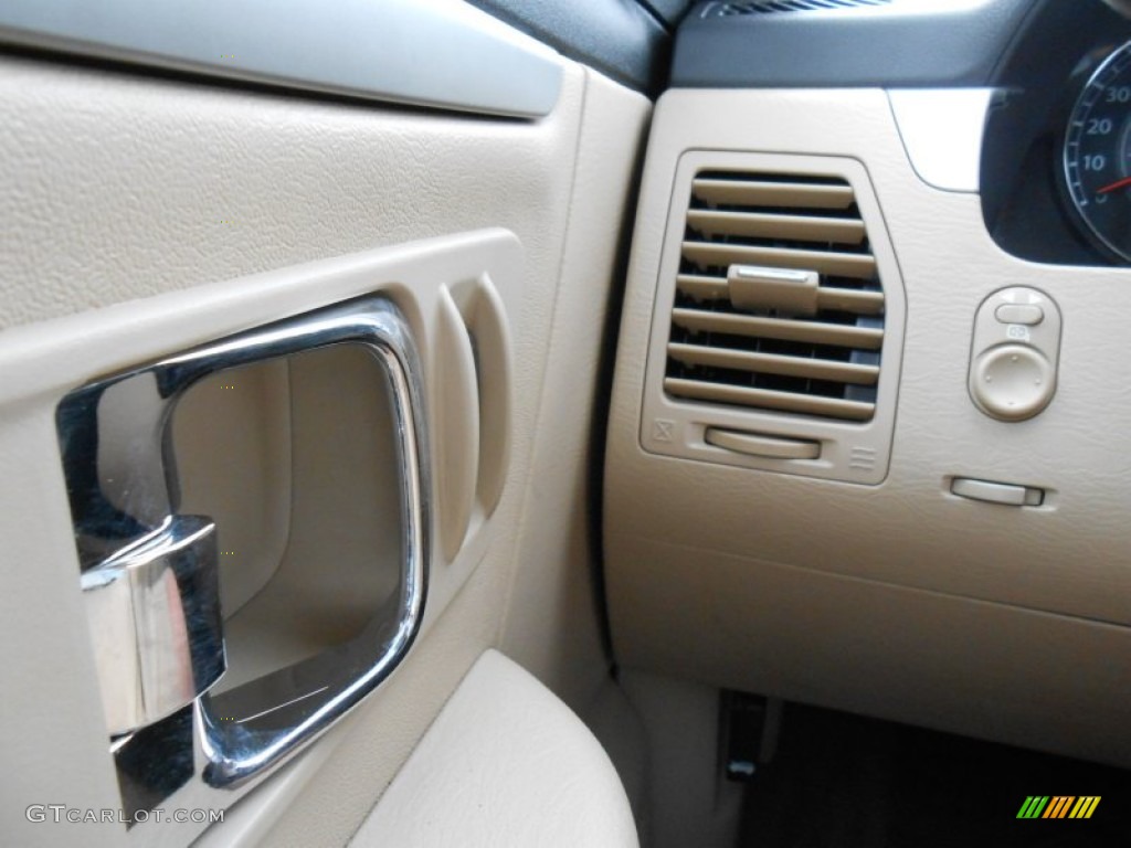 2007 XL7 AWD - Prairie Gold Metallic / Beige photo #32