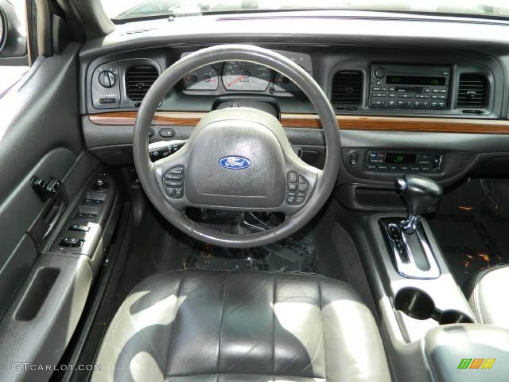 2003 Crown Victoria LX - Black / Dark Charcoal photo #9