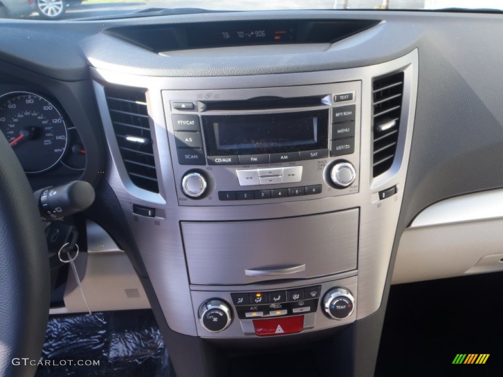 2013 Subaru Outback 2.5i Premium Controls Photo #81255905