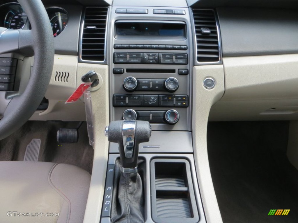 2010 Ford Taurus SE Controls Photo #81258691