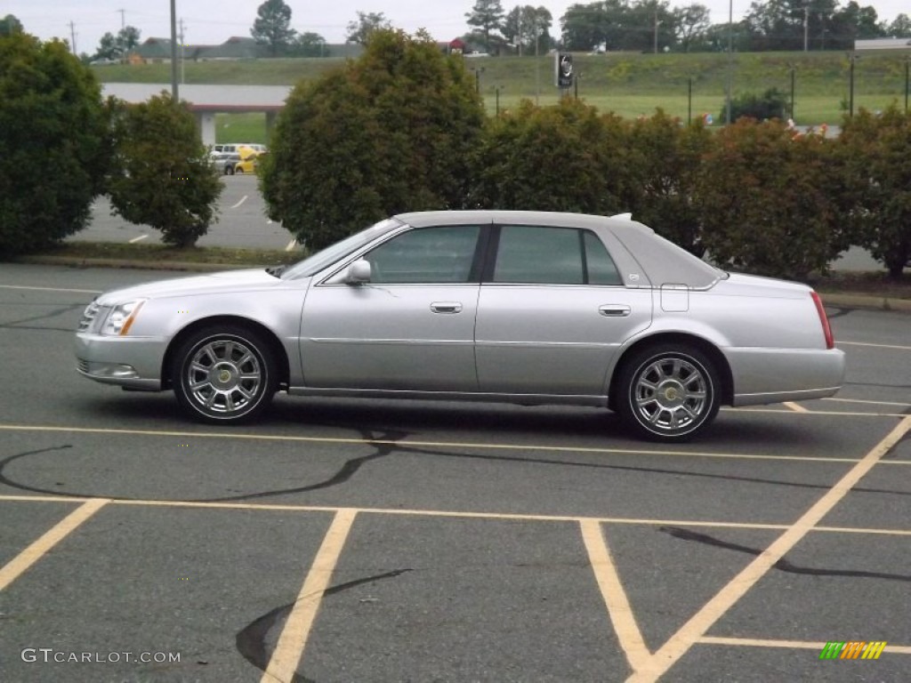 Radiant Silver Metallic 2011 Cadillac DTS Standard DTS Model Exterior Photo #81260980