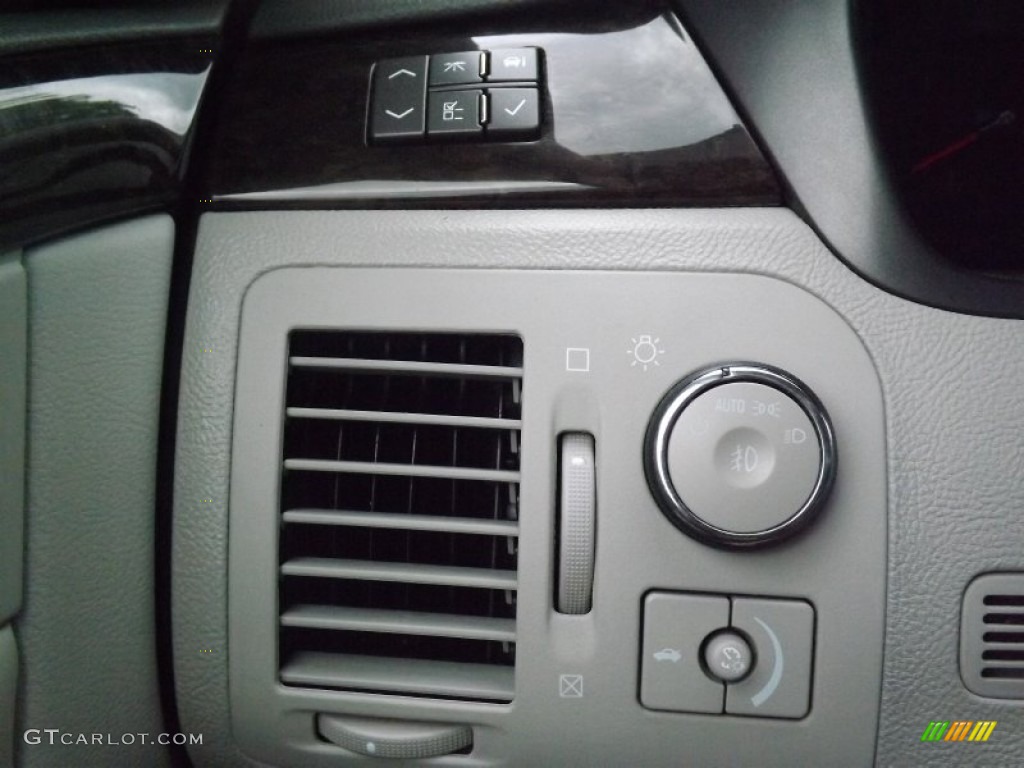 2011 Cadillac DTS Standard DTS Model Controls Photo #81261399