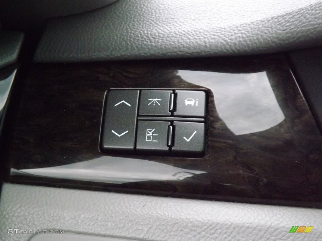 2011 Cadillac DTS Standard DTS Model Controls Photo #81261415